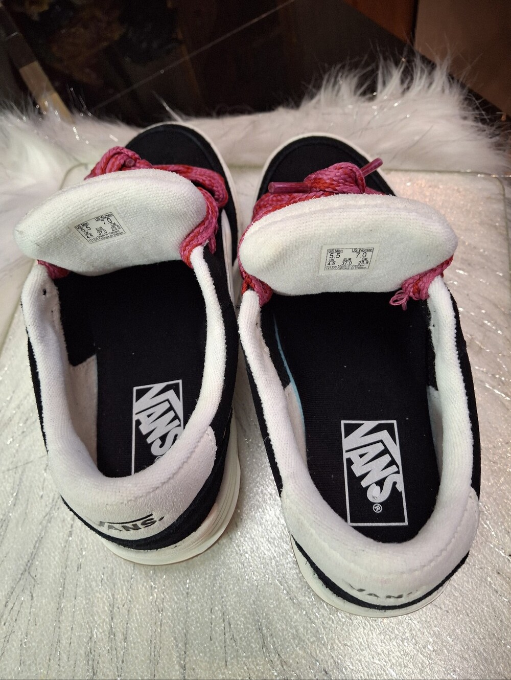 Vans Hylane Lace-Up Sneakers Black & White Thick Pink Laces Unisex W7/M5.5 - Picture 12 of 16